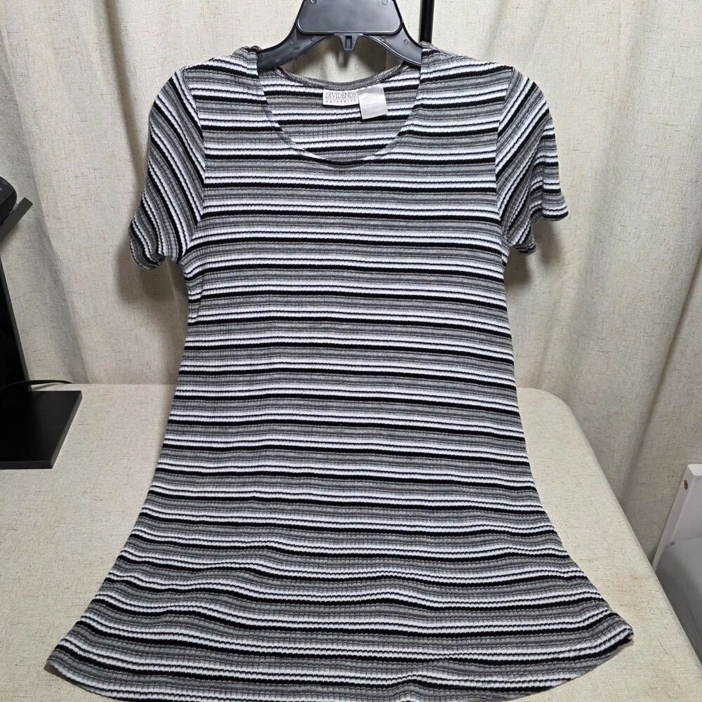 Dividends Maternity Striped Ribbed Short Sleeve Scoop Neck Knit Top Large